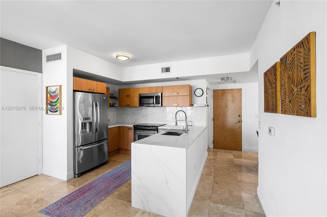 For Rent: $4,200 (2 beds, 2 baths, 1030 Square Feet)