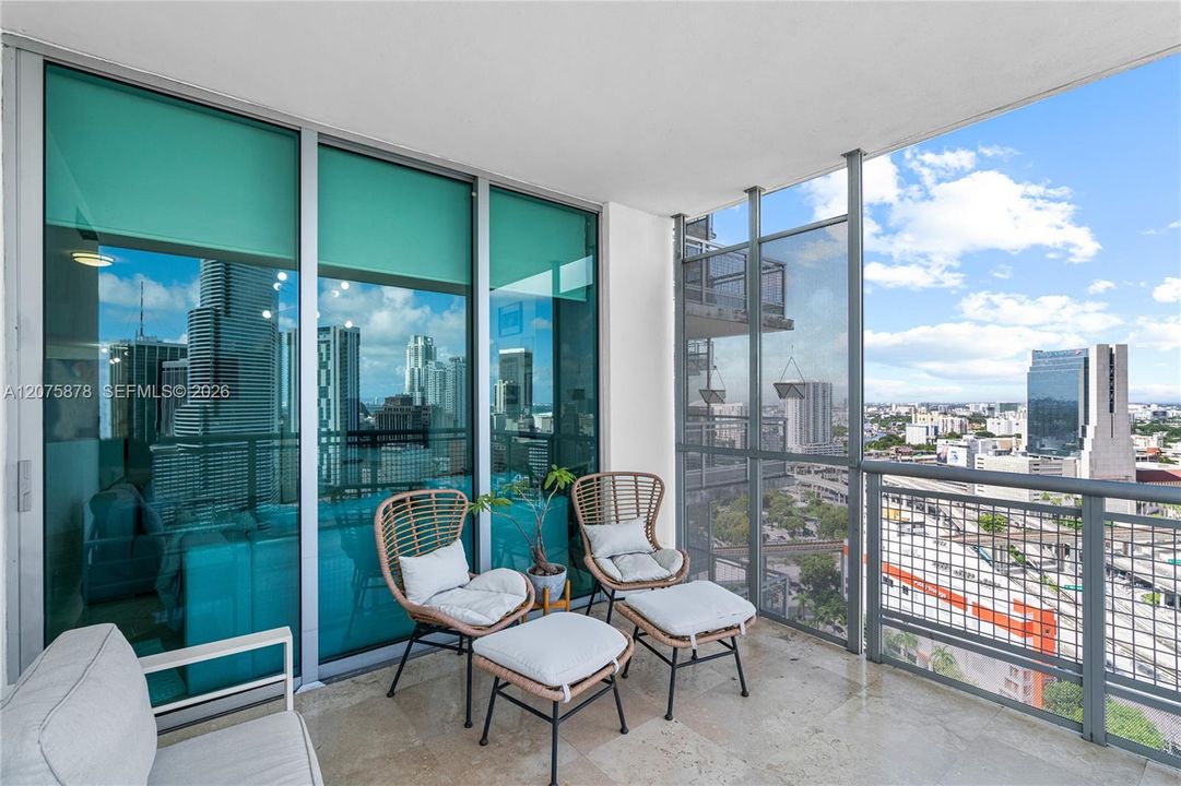 For Rent: $4,200 (2 beds, 2 baths, 1030 Square Feet)