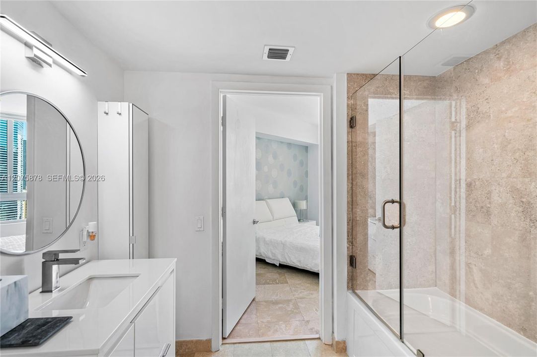 For Rent: $4,200 (2 beds, 2 baths, 1030 Square Feet)