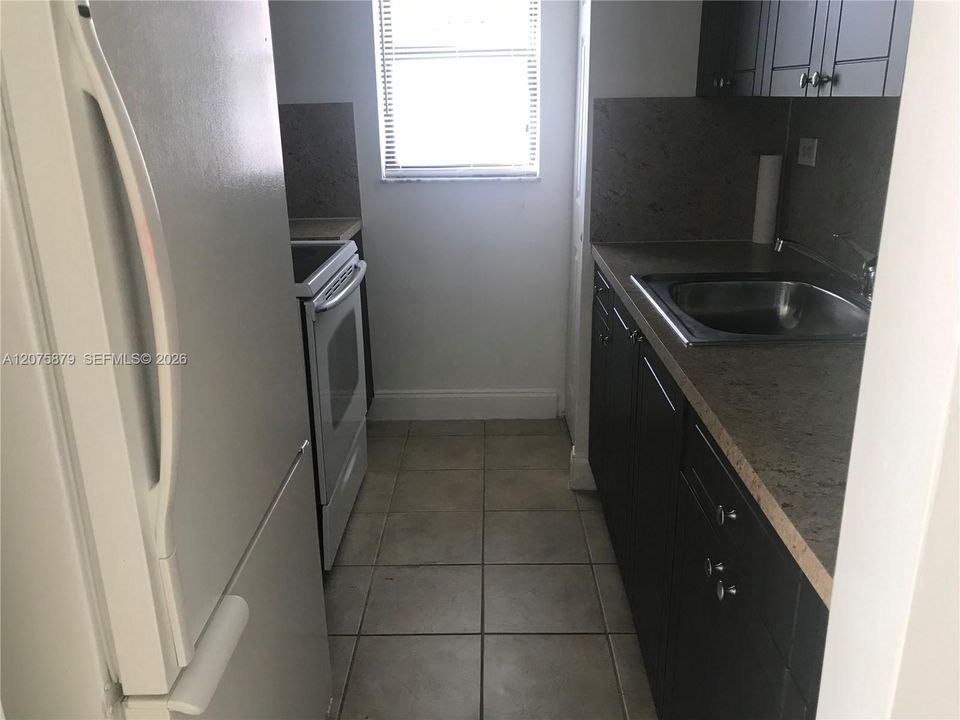 For Rent: $1,750 (1 beds, 1 baths, 648 Square Feet)
