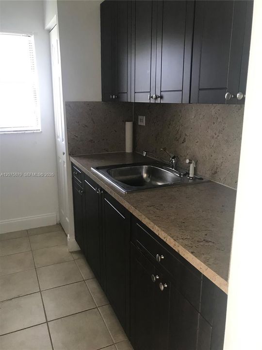 For Rent: $1,750 (1 beds, 1 baths, 648 Square Feet)