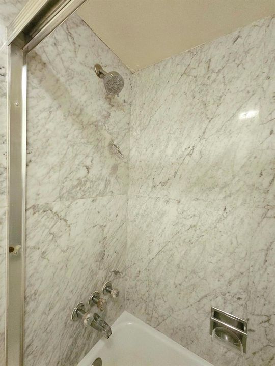 2nd Bathroom Tub-Shower