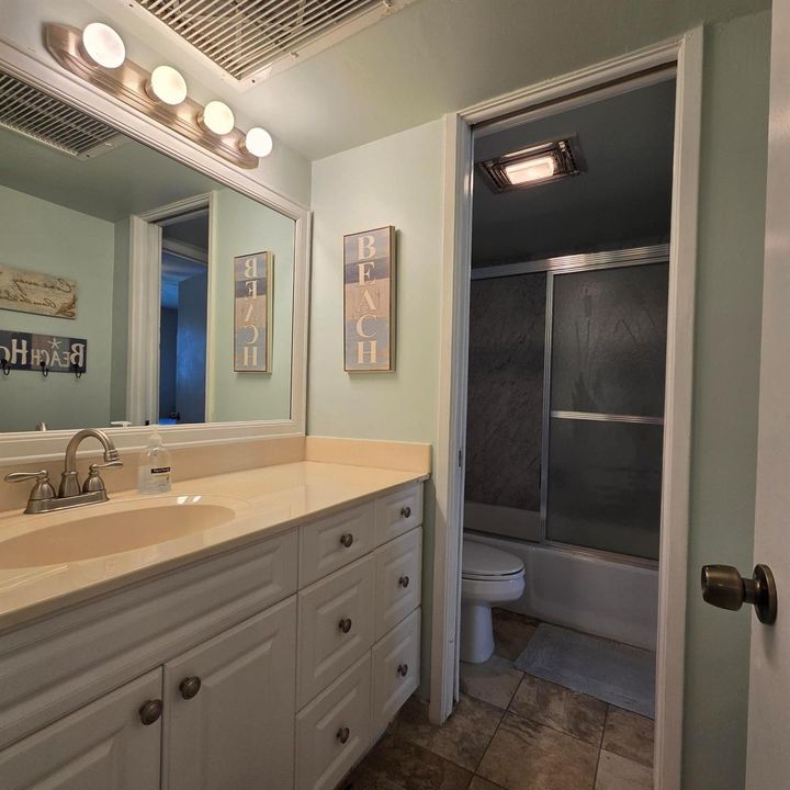 2nd Bathroom