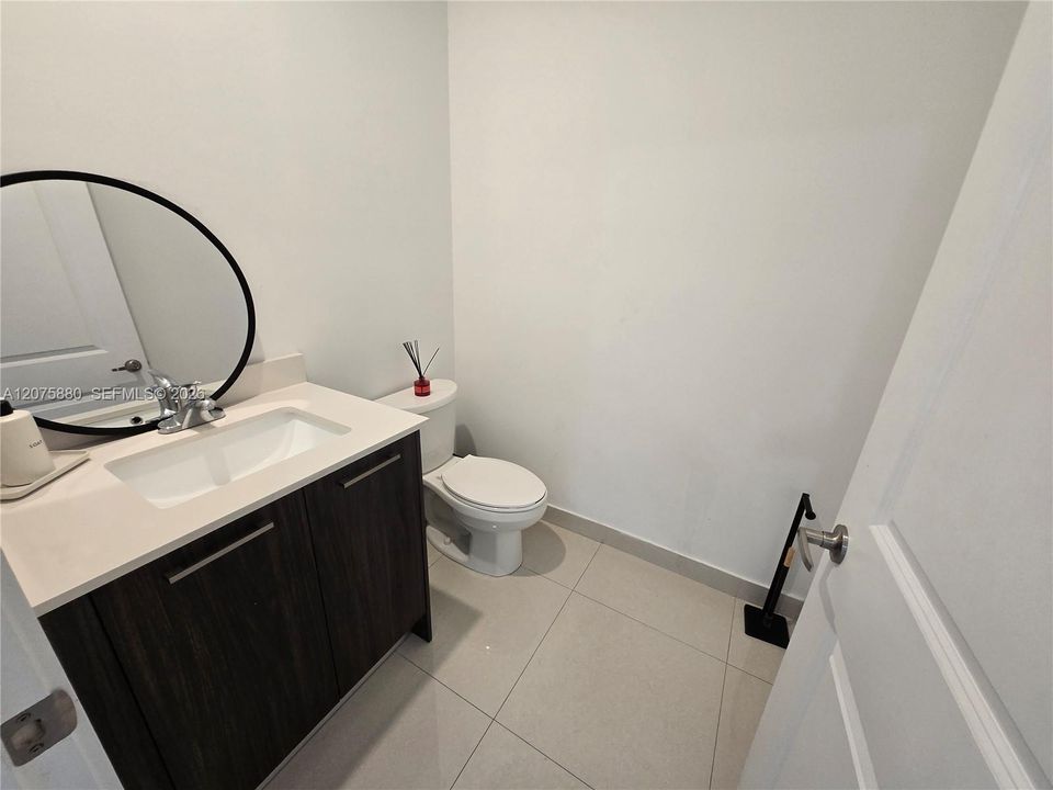 For Rent: $3,300 (3 beds, 2 baths, 1824 Square Feet)