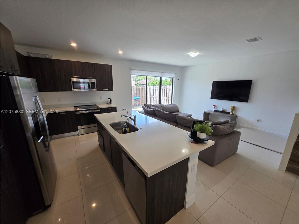 For Rent: $3,300 (3 beds, 2 baths, 1824 Square Feet)