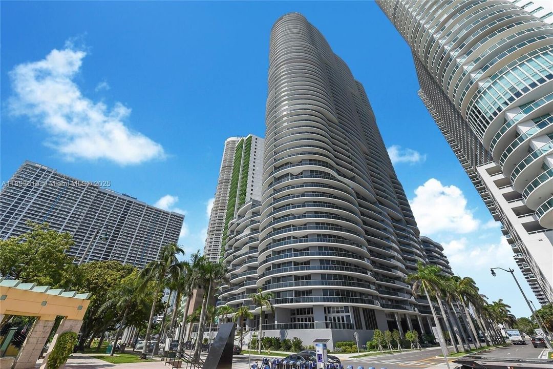 488-ne-18th-st-miami-fl-building-photo