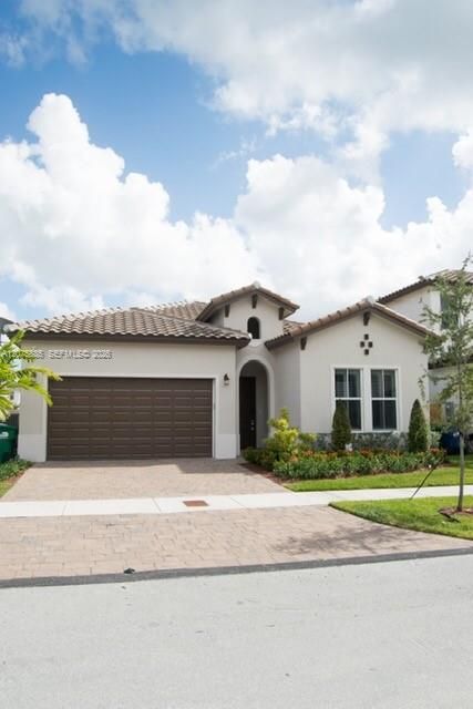 For Rent: $3,700 (3 beds, 2 baths, 1980 Square Feet)