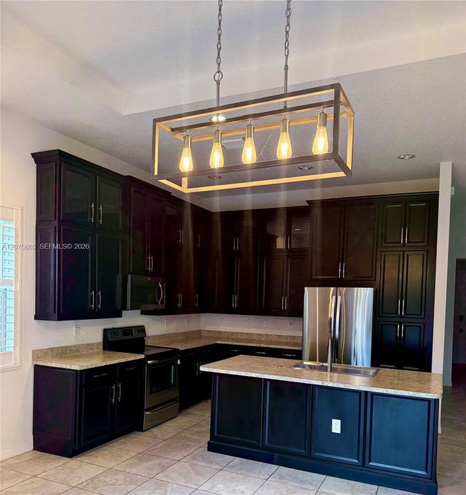 For Rent: $3,700 (3 beds, 2 baths, 1980 Square Feet)