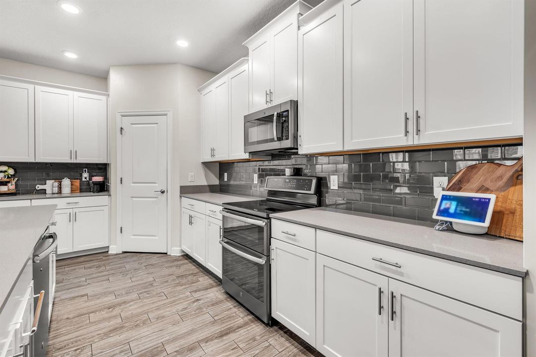 9-web-or-mls-12175ImaginaryWay-9