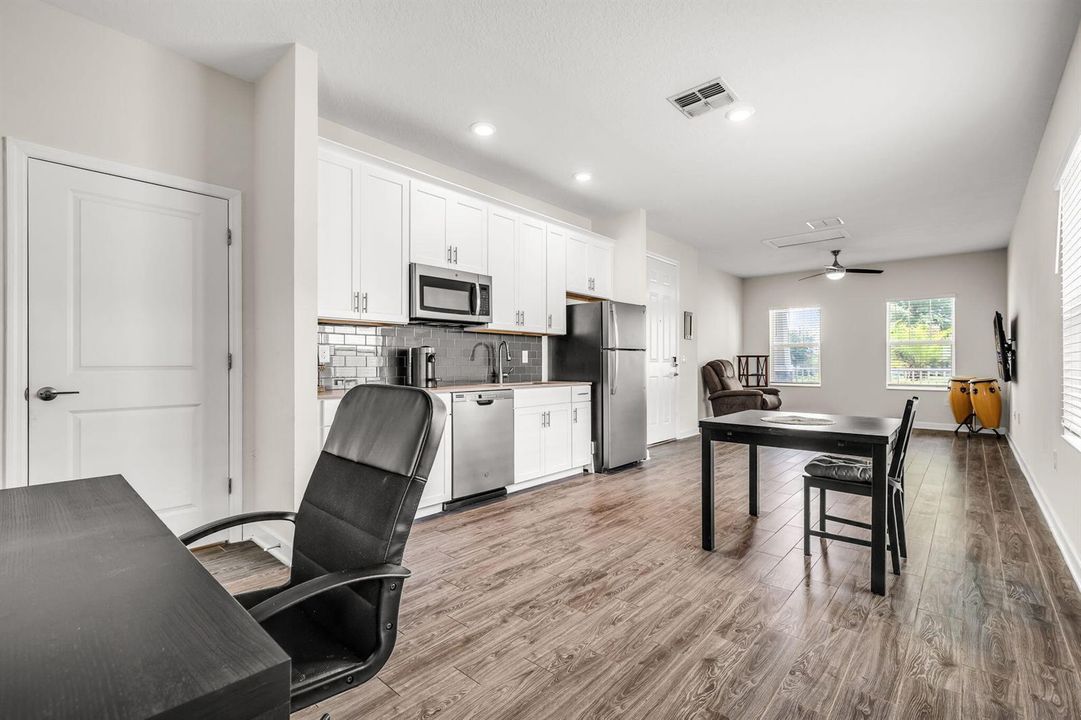 43-web-or-mls-12175ImaginaryWay-41