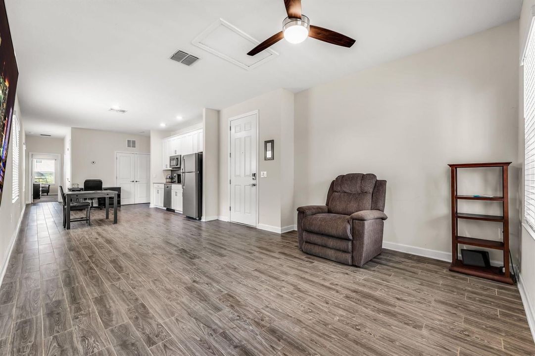 47-web-or-mls-12175ImaginaryWay-45