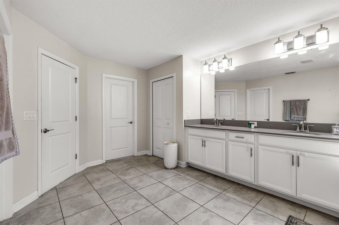 40-web-or-mls-12175ImaginaryWay-38