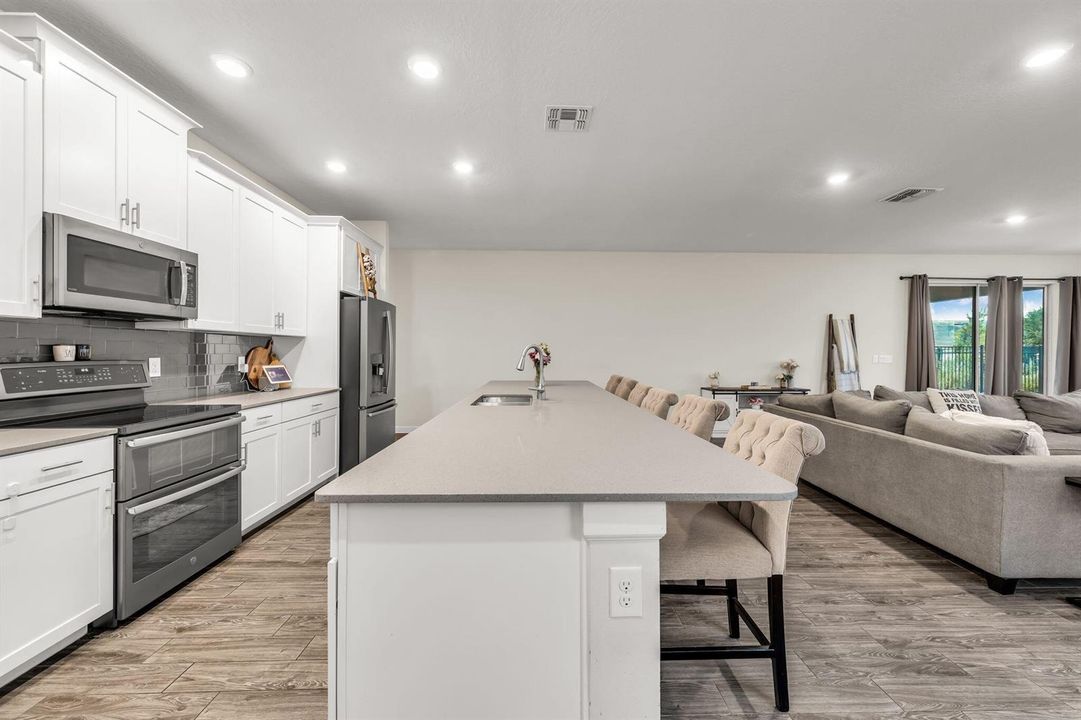 11-web-or-mls-12175ImaginaryWay-11