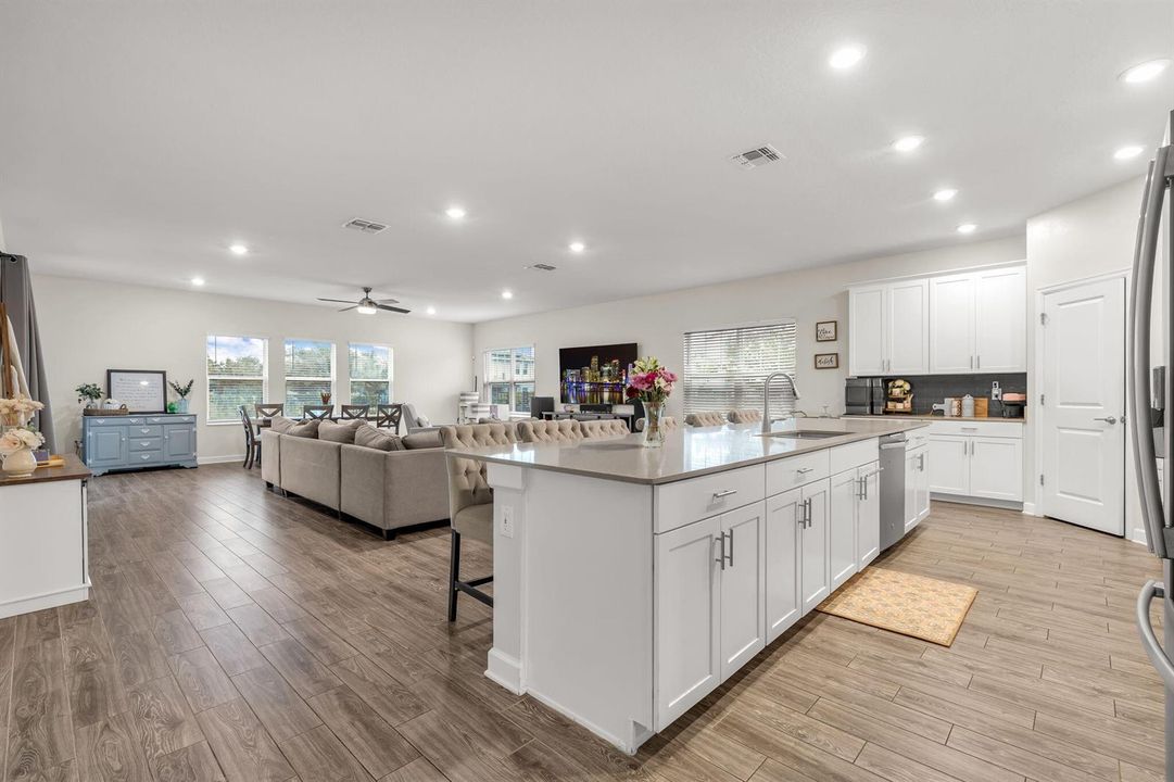 6-web-or-mls-12175ImaginaryWay-6