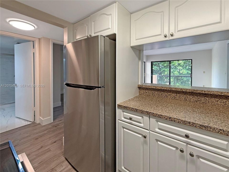 For Rent: $2,500 (2 beds, 2 baths, 893 Square Feet)