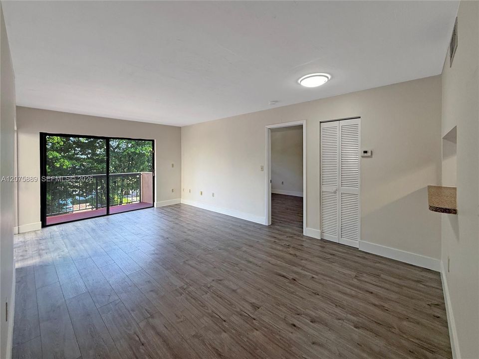 For Rent: $2,500 (2 beds, 2 baths, 893 Square Feet)