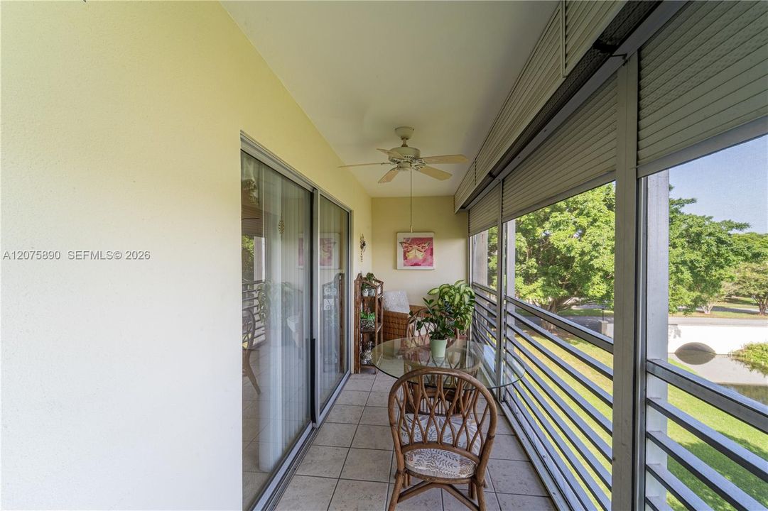 For Sale: $120,000 (1 beds, 1 baths, 798 Square Feet)