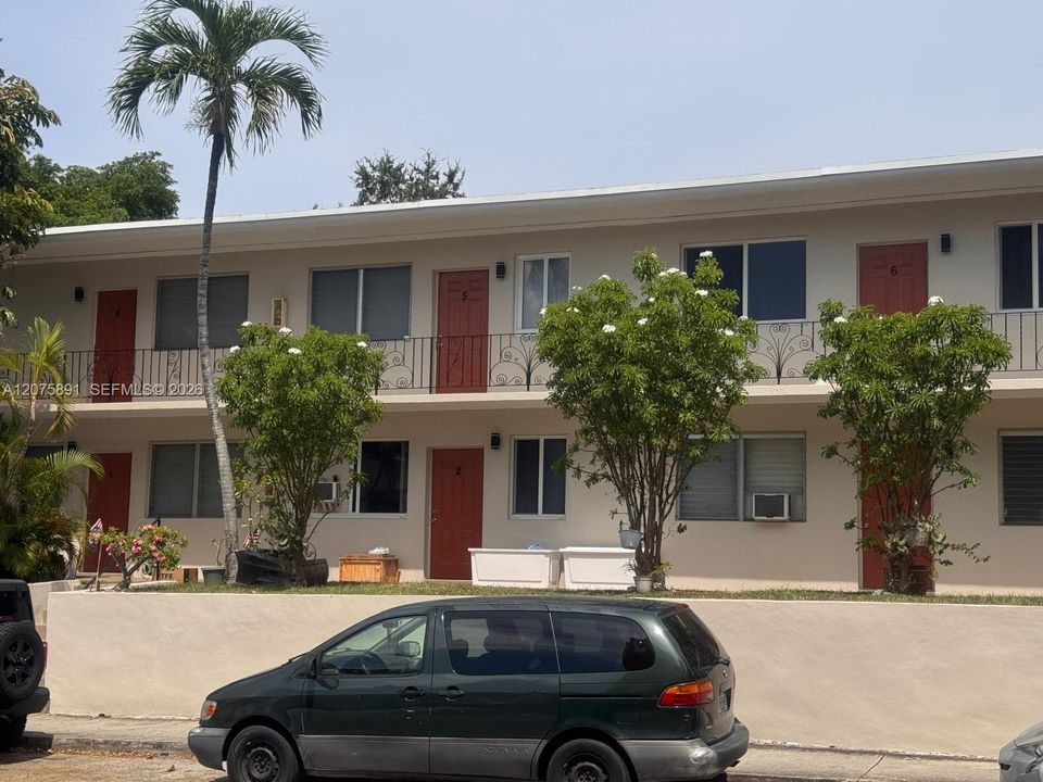 For Rent: $1,650 (1 beds, 1 baths, 605 Square Feet)