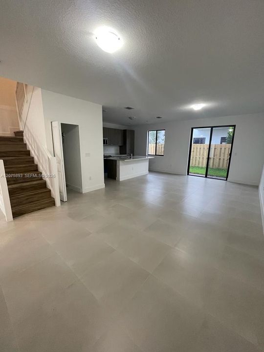 For Rent: $3,399 (3 beds, 3 baths, 1824 Square Feet)