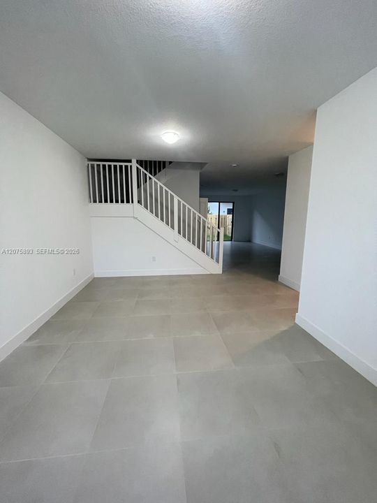 For Rent: $3,399 (3 beds, 3 baths, 1824 Square Feet)