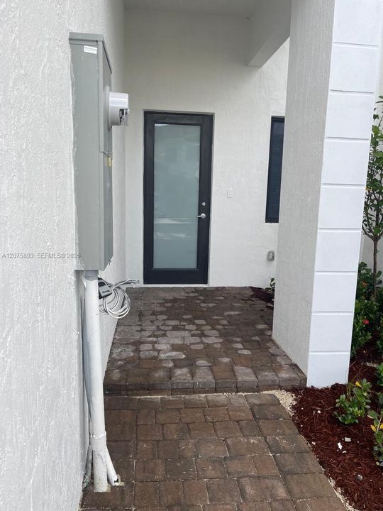 For Rent: $3,399 (3 beds, 3 baths, 1824 Square Feet)