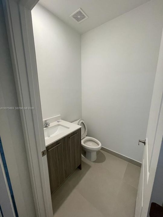 For Rent: $3,399 (3 beds, 3 baths, 1824 Square Feet)