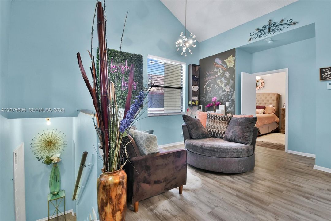 На продажу: $259,990 (3 спален, 2 ванн, 1215 Квадратных фут)