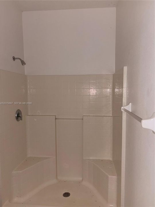 En Venta: $330,000 (3 camas, 2 baños, 1877 Pies cuadrados)