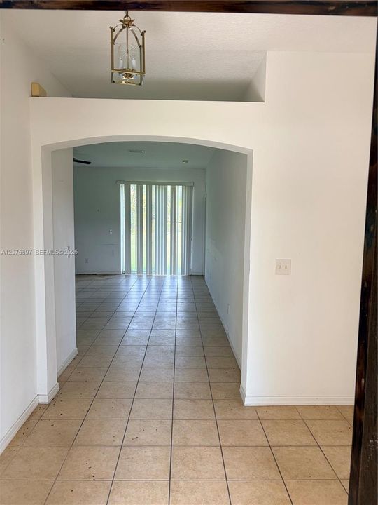 En Venta: $330,000 (3 camas, 2 baños, 1877 Pies cuadrados)