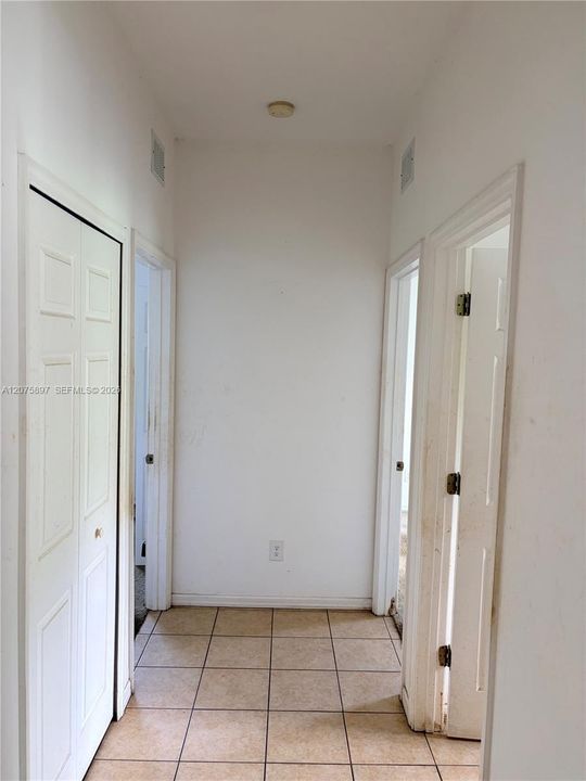 En Venta: $330,000 (3 camas, 2 baños, 1877 Pies cuadrados)