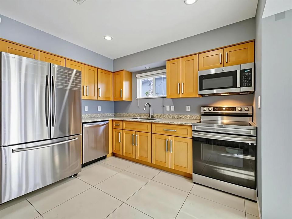 Unit A Kitchen Decluttered