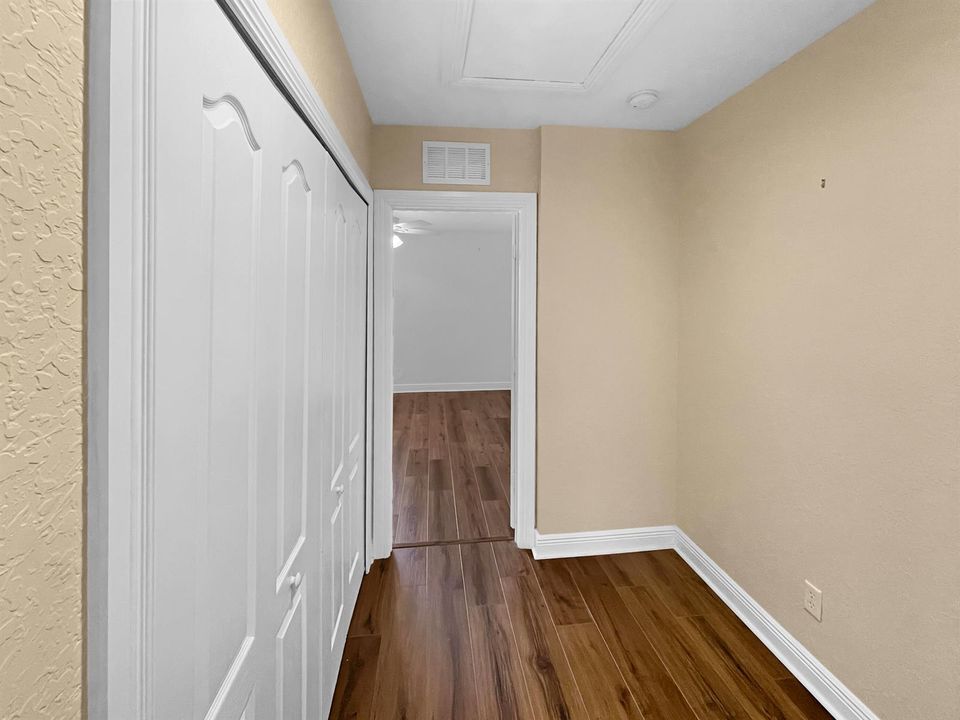 Hallway to BR 2
