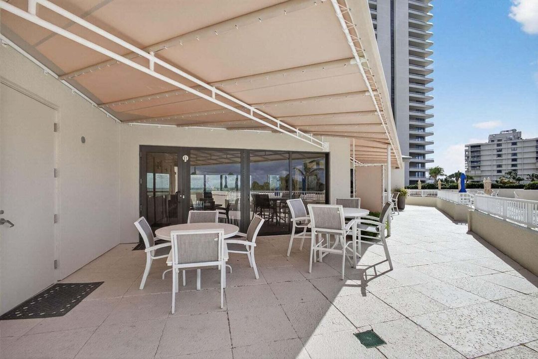 POOL DECK