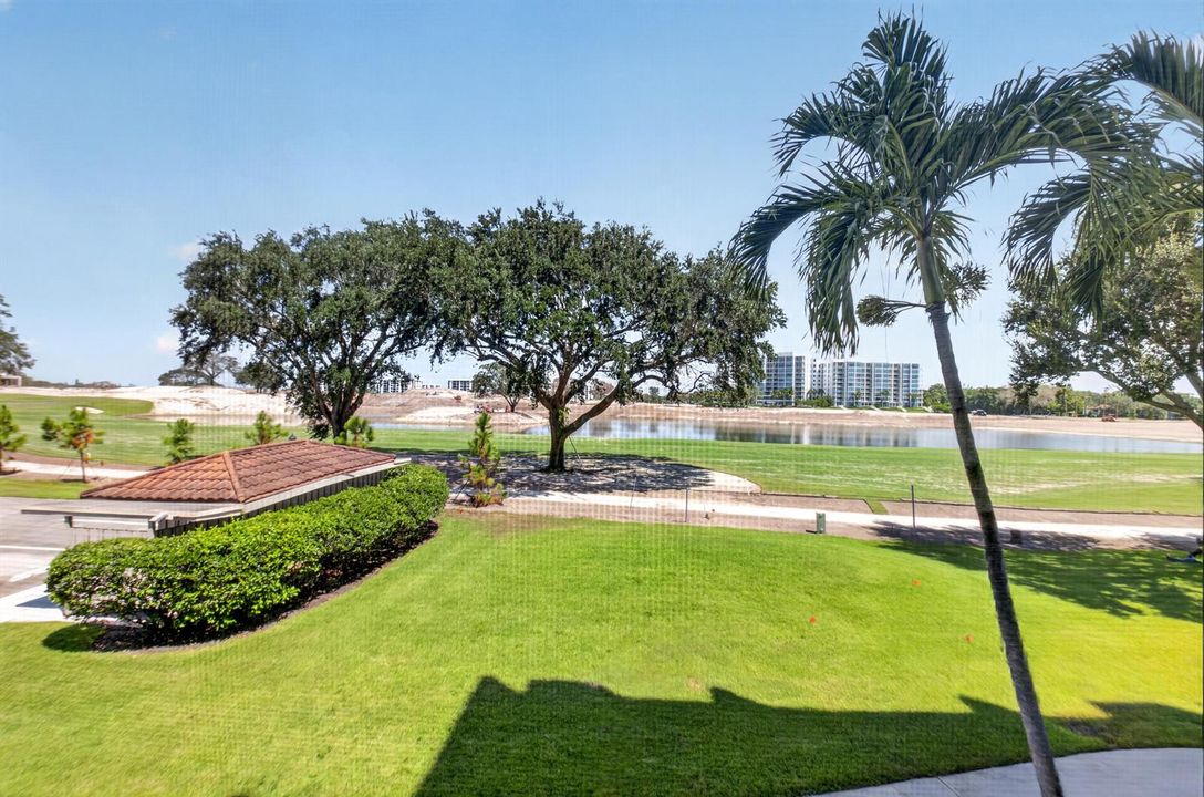 Golf & Lake View