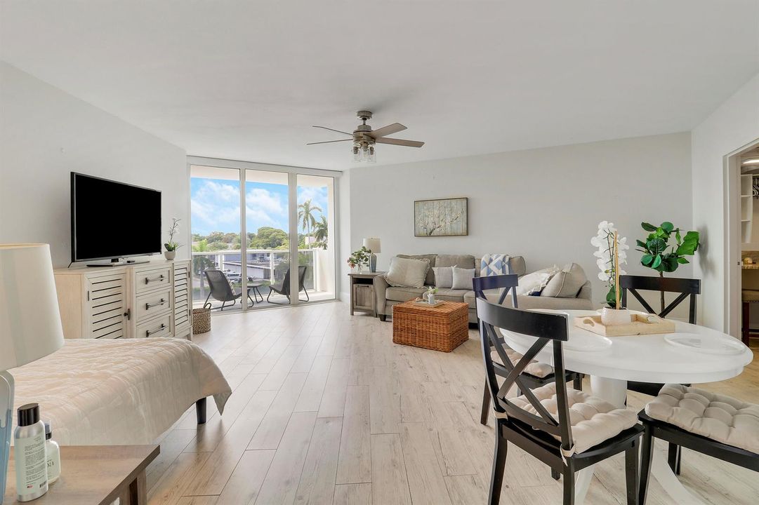 STUDIO/Looking toward Balcony