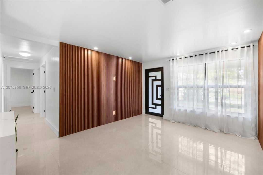 For Sale: $525,000 (3 beds, 2 baths, 900 Square Feet)