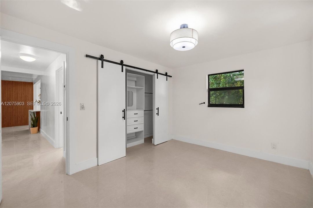 For Sale: $525,000 (3 beds, 2 baths, 900 Square Feet)