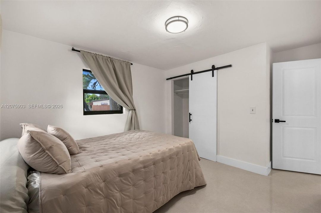 For Sale: $525,000 (3 beds, 2 baths, 900 Square Feet)