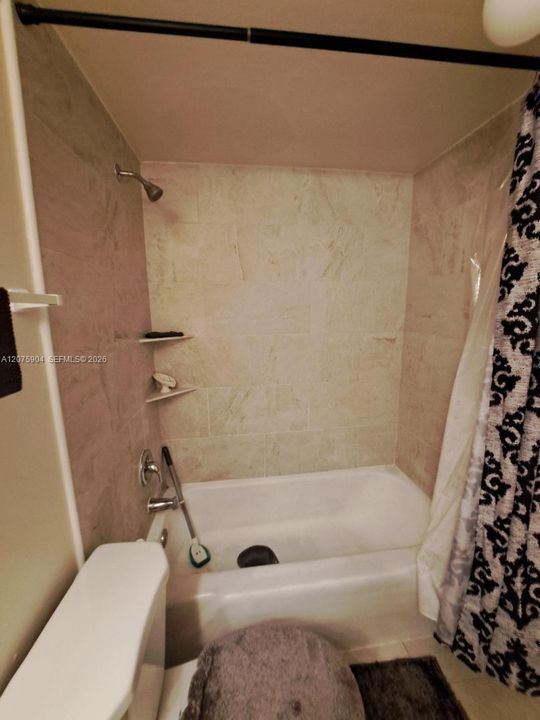 For Sale: $178,000 (1 beds, 1 baths, 625 Square Feet)