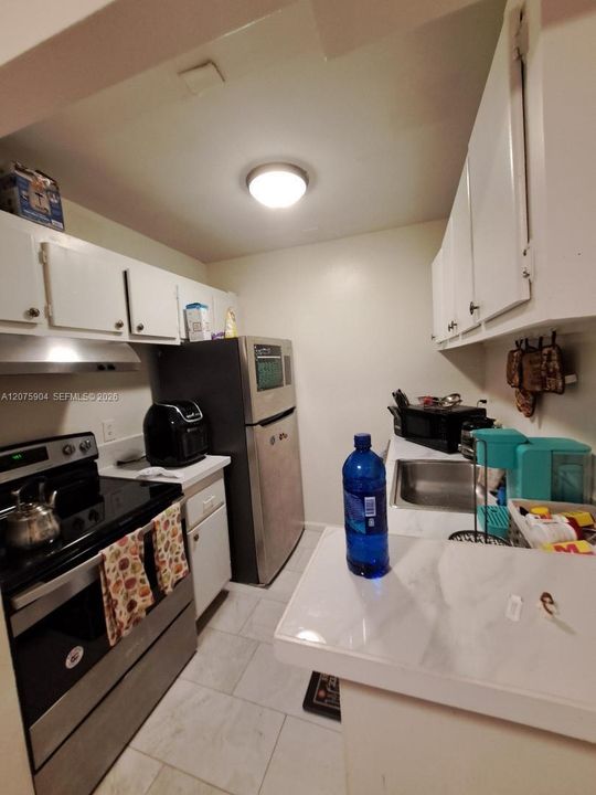 For Sale: $178,000 (1 beds, 1 baths, 625 Square Feet)