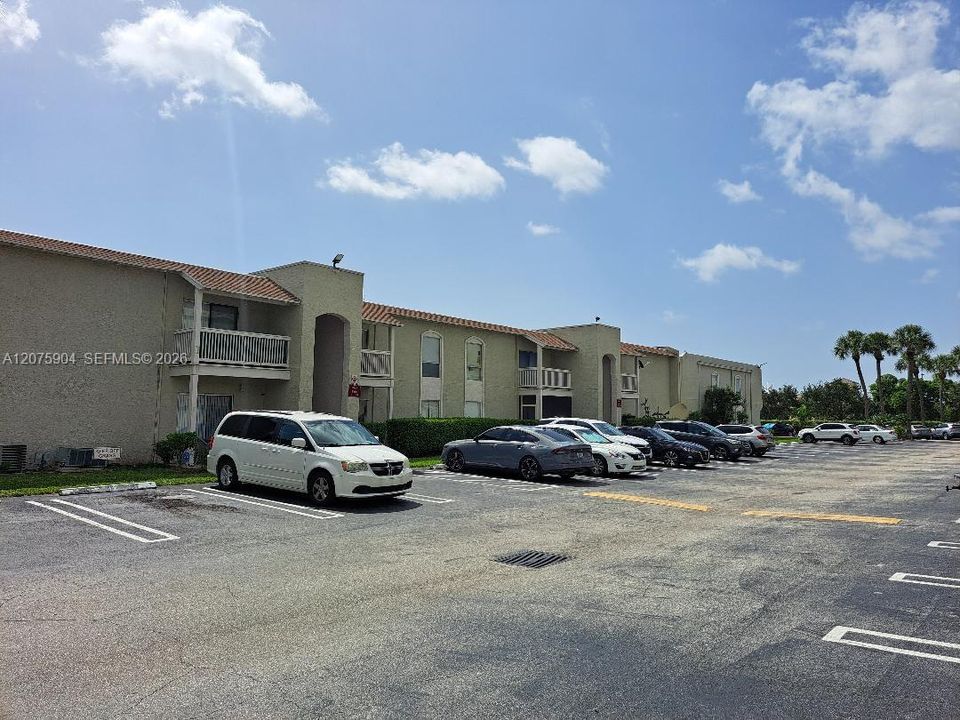 For Sale: $178,000 (1 beds, 1 baths, 625 Square Feet)