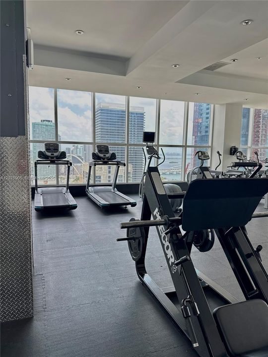 For Rent: $2,830 (1 beds, 1 baths, 651 Square Feet)