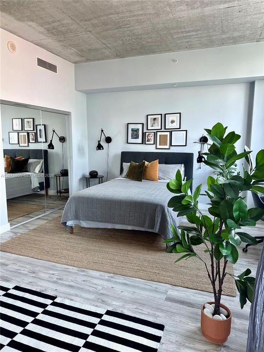For Rent: $2,830 (1 beds, 1 baths, 651 Square Feet)