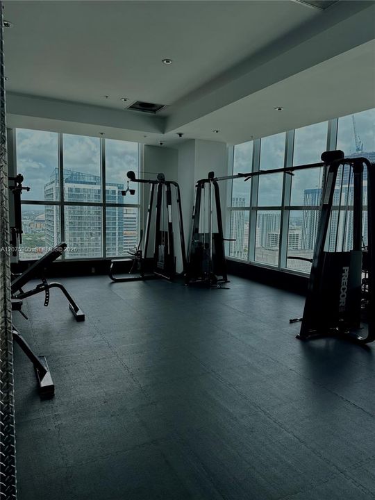 For Rent: $2,830 (1 beds, 1 baths, 651 Square Feet)