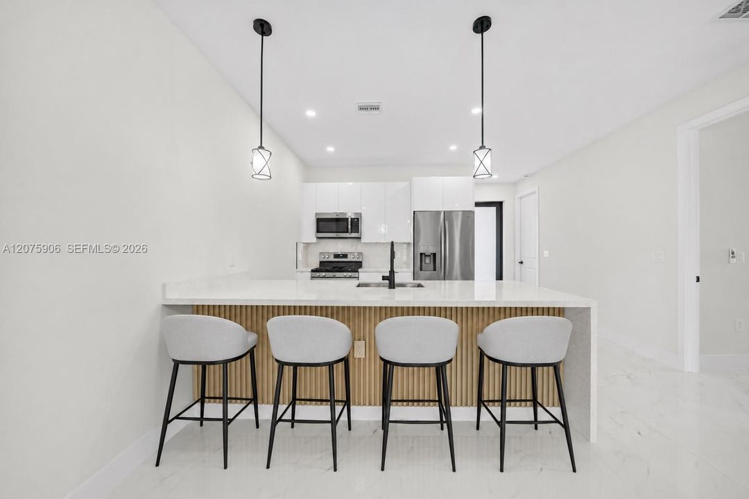 For Sale: $549,900 (0 beds, 0 baths, 2400 Square Feet)