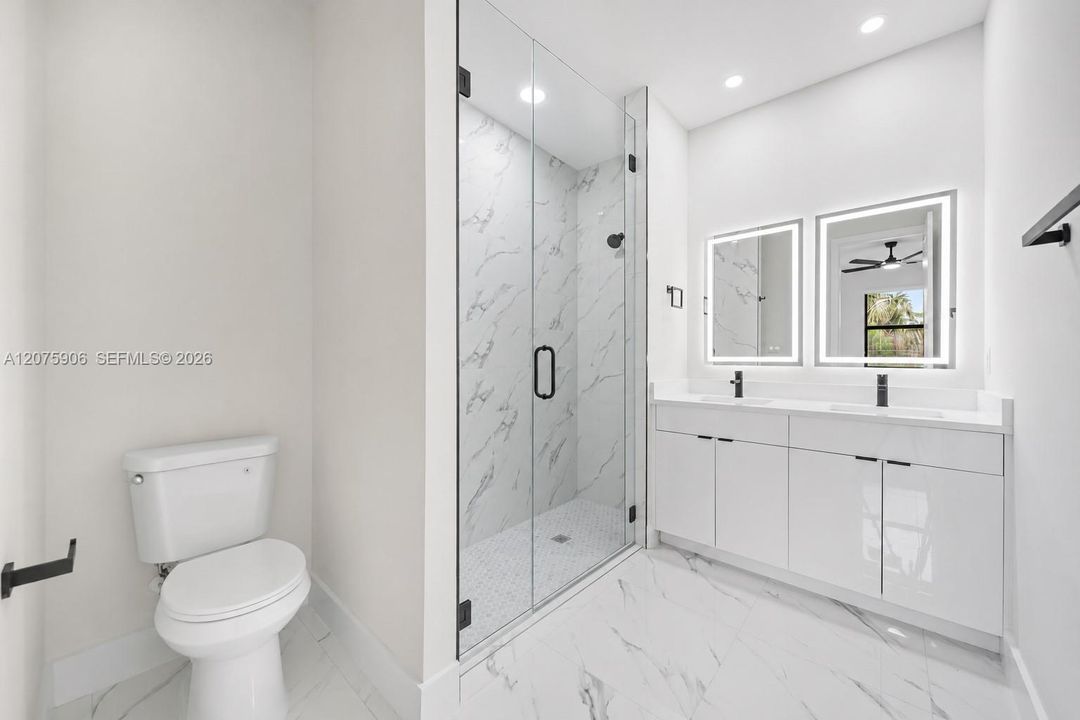 For Sale: $549,900 (0 beds, 0 baths, 2400 Square Feet)