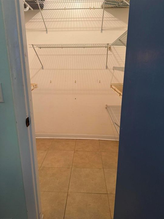 Walk in Closet 2