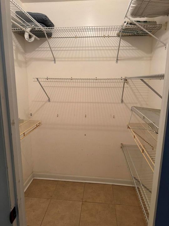 Walk in Closet 1