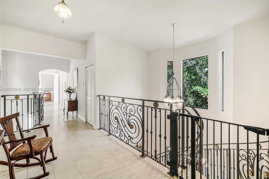 For Sale: $3,595,000 (5 beds, 5 baths, 5187 Square Feet)
