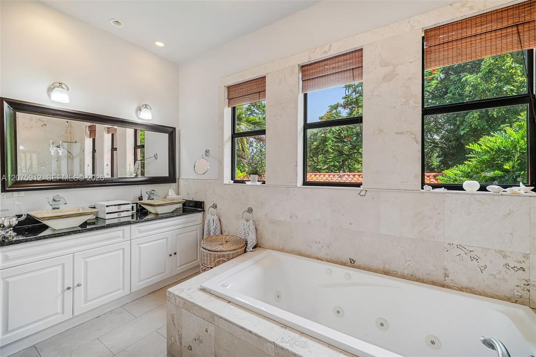 For Sale: $3,595,000 (5 beds, 5 baths, 5187 Square Feet)